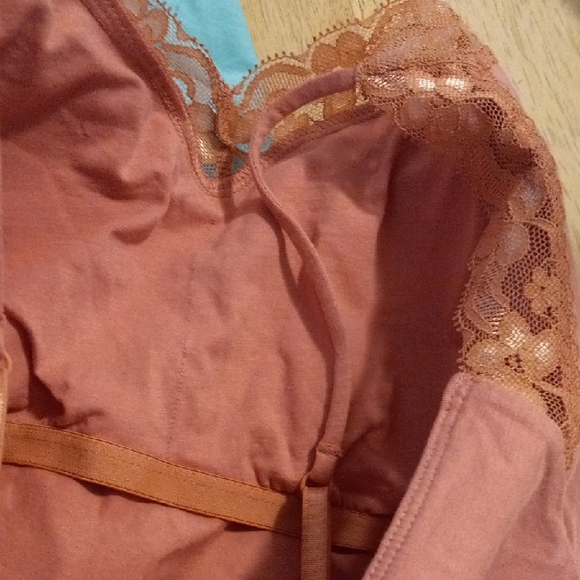 2 Lace Trim Cami Tops - Picture 9 of 9